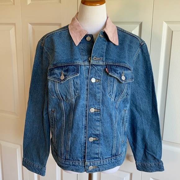 NWT Levi's Ex-Boyfriend Denim Trucker Jacket - Picture 1 of 16